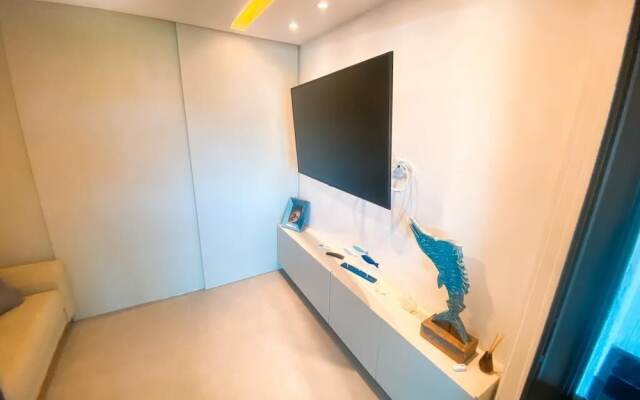 Flat Charmoso Vista Mar by La Playa