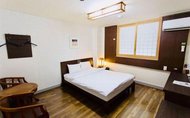 Jeonju Hansung Tourist Hotel