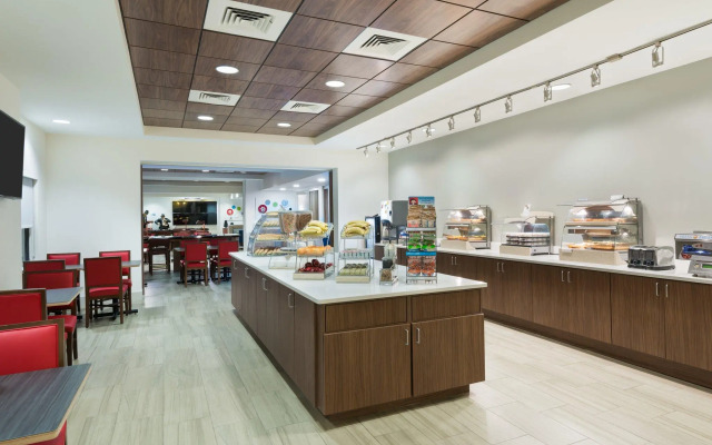 Holiday Inn Express & Suites Nearest Universal Orlando by IHG