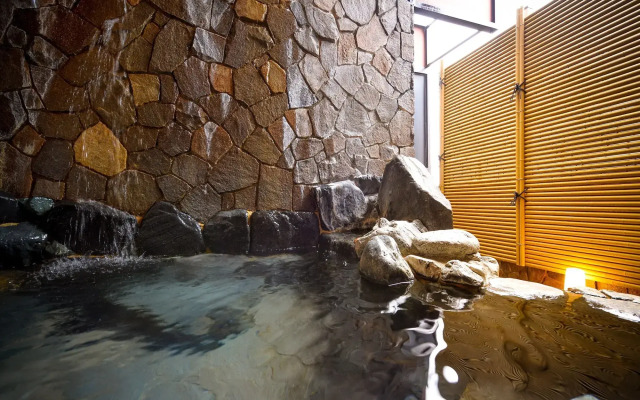 Apa Hotel Komatsu Grand