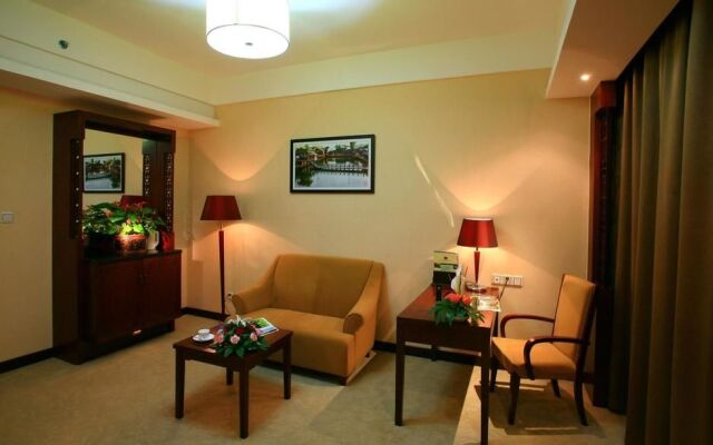Gold Riverside Hotel