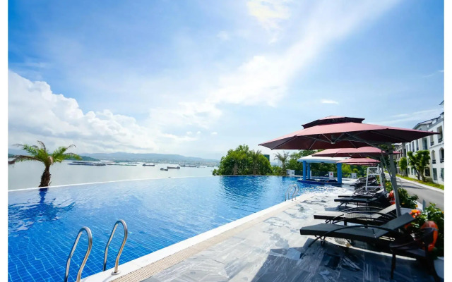 D'Lioro Hotel & Resort