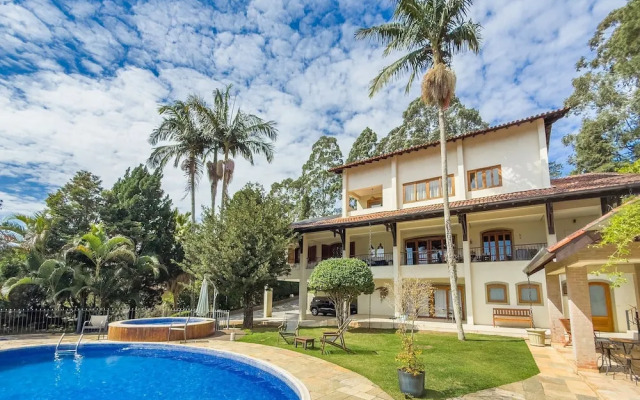 Refúgio de Alto Padrão na Granja Viana