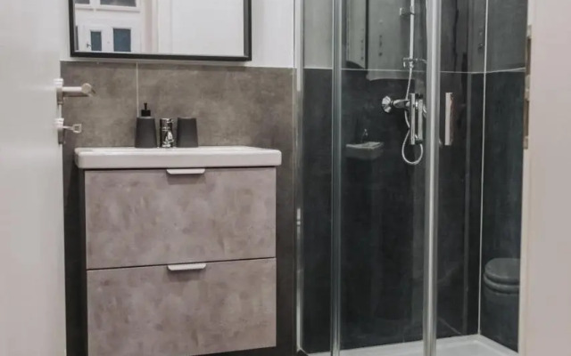 D84- Boutique Apartments, Best Location, by BQA