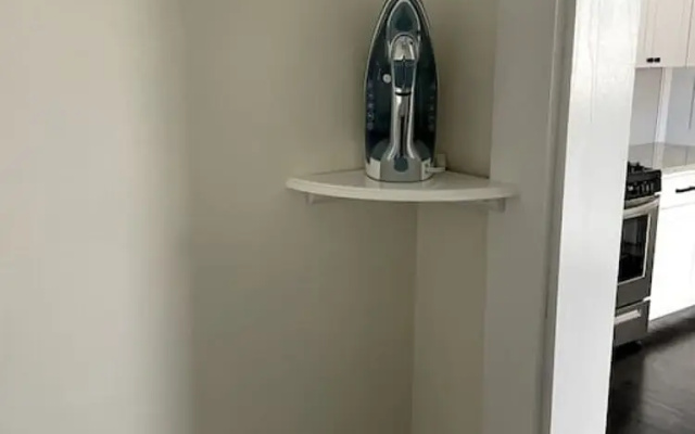 Modern Two Bedroom Condo - Near Boston