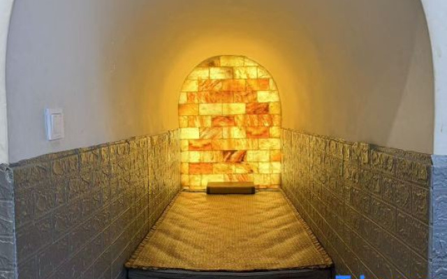 Junyi Chain Hotel (Linzhou Xinglin Road People's Square)