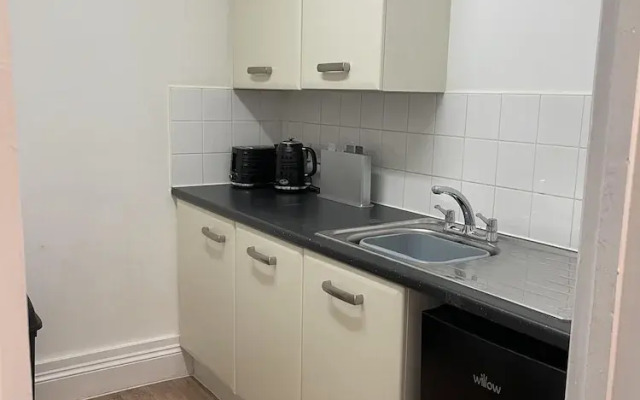 Family Friendly One Bedroom Apartment w King Bed
