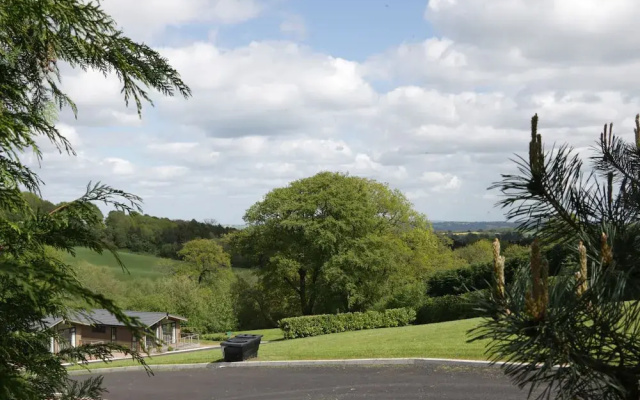 Hill View Lodge 2