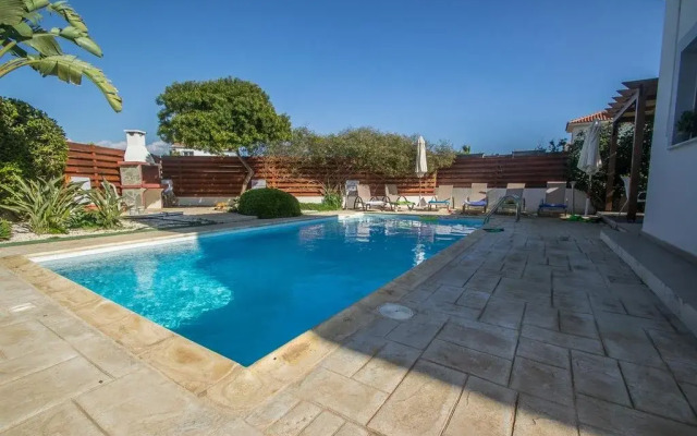 Yolanda Holiday Villa