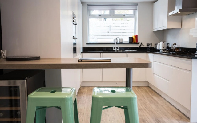 Altido Stylish 3Br Home W/ Garden In Fulham