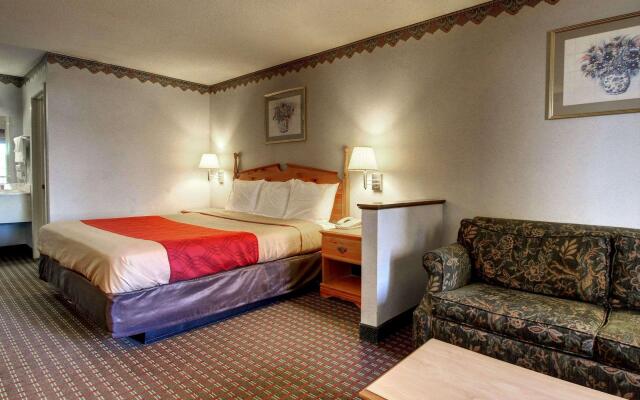 Econo Lodge Clinton - Jackson West