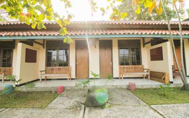 RedDoorz @ Pantai Pelabuhan Ratu 2 – Outside – Cisolok