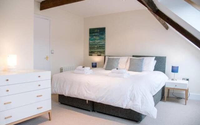 Serendipity, an apartment on the high street!
