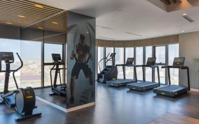 Gorgeous 2 Br in Paramount