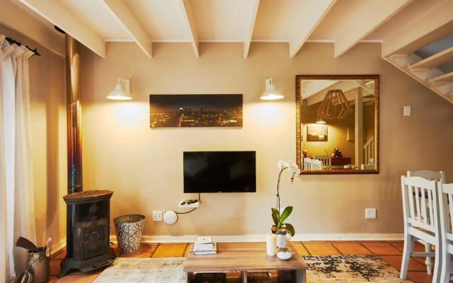 Luxurious & centrally located home away from home