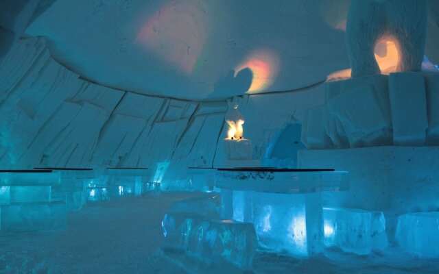 Lapland Hotels Snow Village