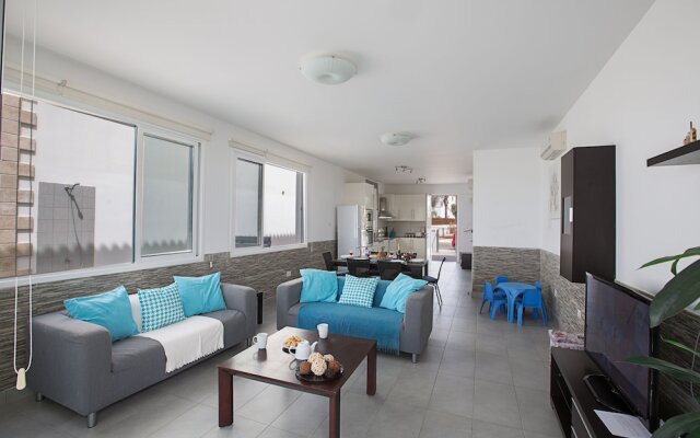Sea front Villa Dagi (Gorgona Complex, Ayia Napa)