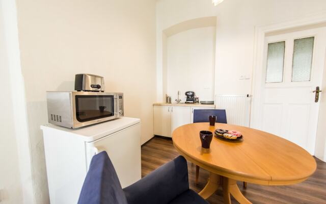 Freedom rooms and apartments