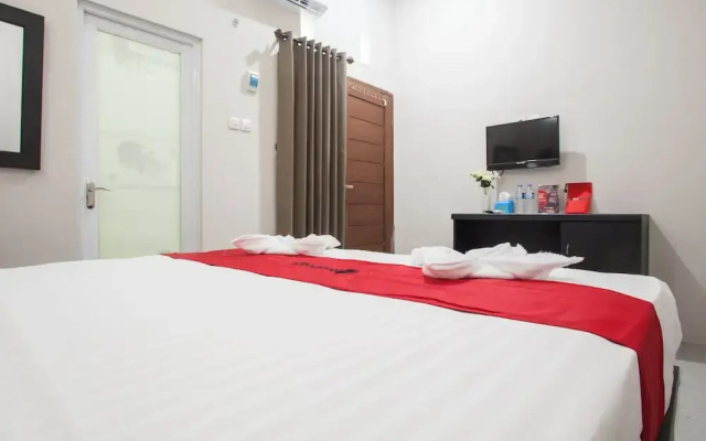 RedDoorz Plus near Banyuwangi Airport