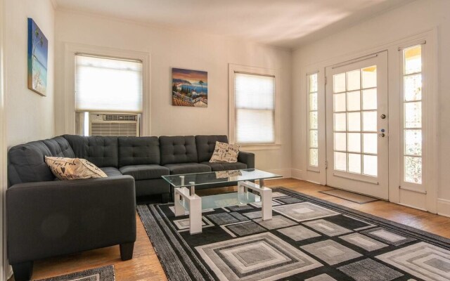 Charming 2bed House in Koreatown