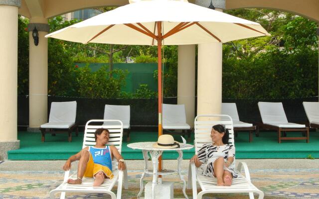 Howard Kenting Wonder House