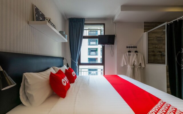 The Urban Age Deluxe by OYO Rooms