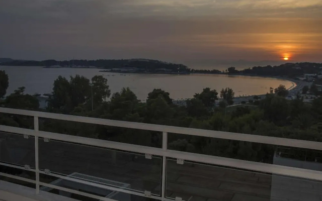 Luxury penthouse with stunning riviera view by GHH