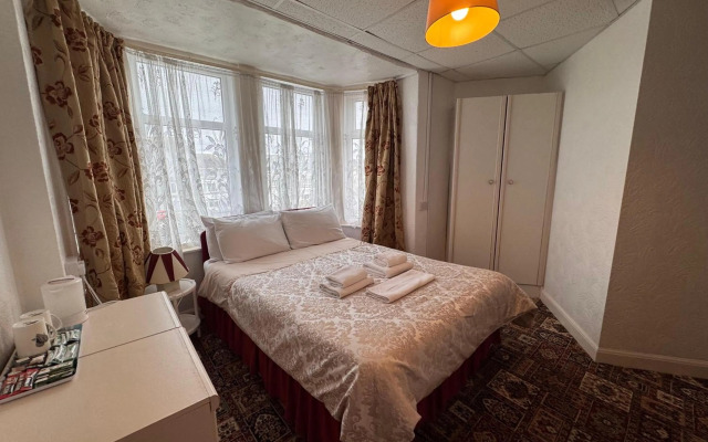 OYO Delton Hotel Blackpool Pleasure Beach