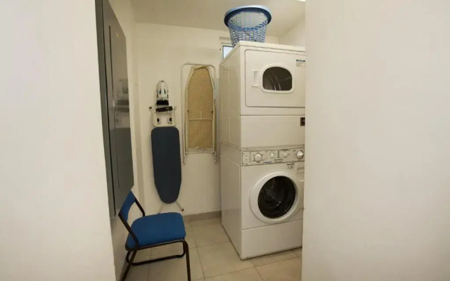 One Saltillo Derramadero