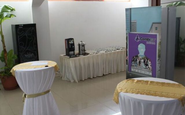 Otel Azmakhan