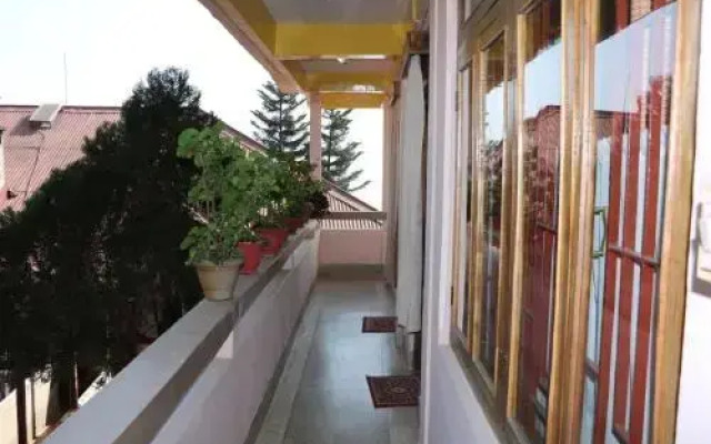 Deki Lodge