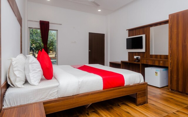 OYO 28759 Green Park Club Resort