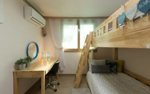 Seoul Rooftop Moonlight Guest House