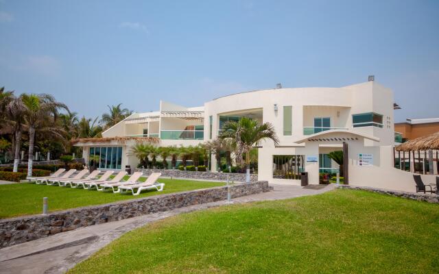 Artisan Family Hotels And Resorts Playa Esmeralda