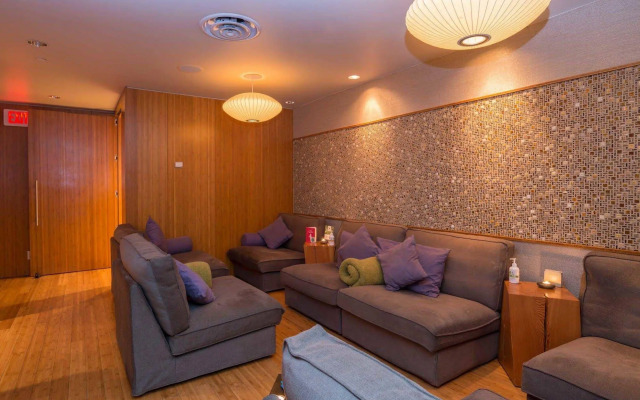 La Grande Residence at the Sutton Place Hotel