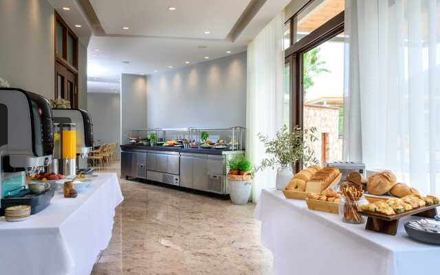 Elisso Hotel