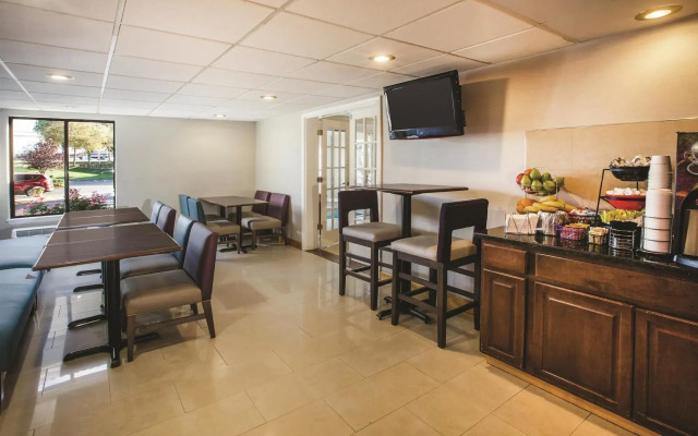La Quinta Inn by Wyndham Waldorf
