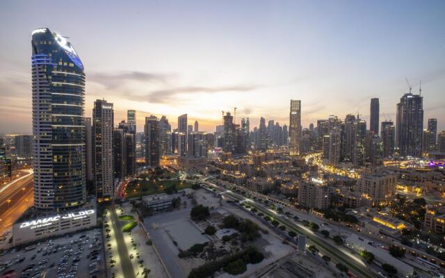 Upgraded Apartment w Stunning Burj Khalifa View