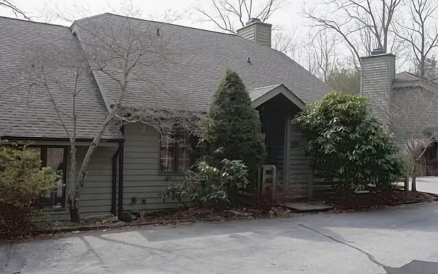Stewart's Path Apartment