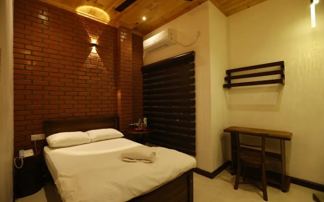 J Hotel