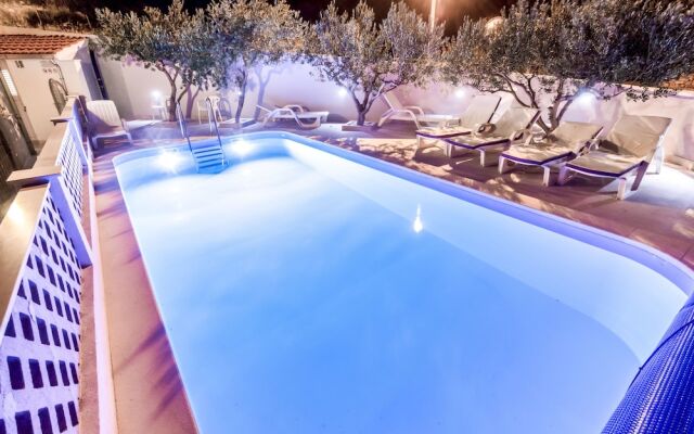 Bol Apartments Gospojica