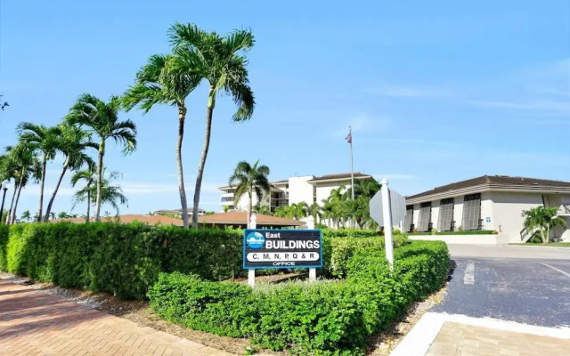 Condo in Community With Beach Access, Pool and Tennis