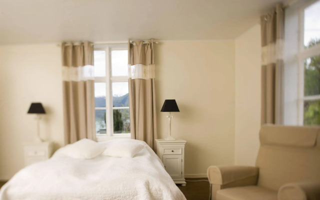 Dragsvik Fjordhotel