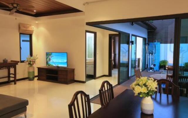 Naiharn Beach Villa