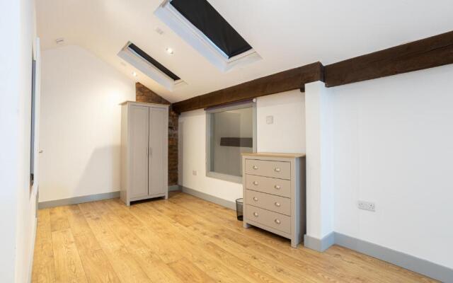 Pillo Rooms Serviced Apartments- Salford