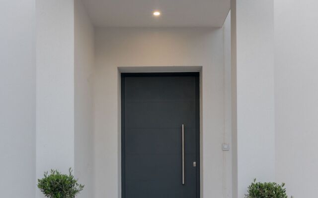 Elia Luxury Villa