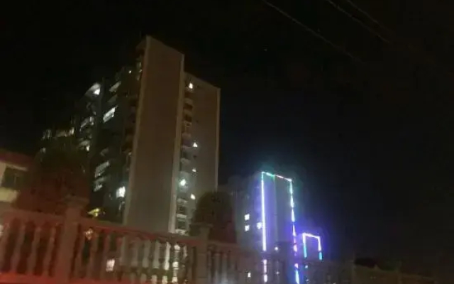 Hong'an Red Light Hostel