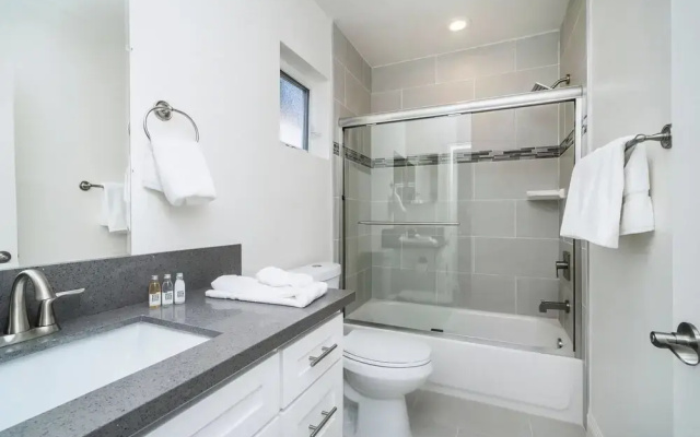 Brand NEW Luxury Modern 3bdr Townhome In Silver Lake