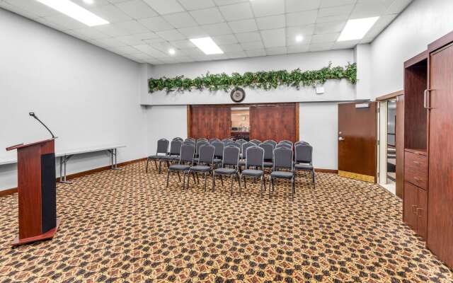 Clarion Inn & Suites Northwest