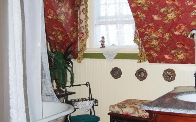 Schuster Mansion Bed & Breakfast